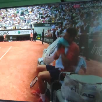 Vestel 65 İnç LED TV Ekran Kararma Arızası Hk.