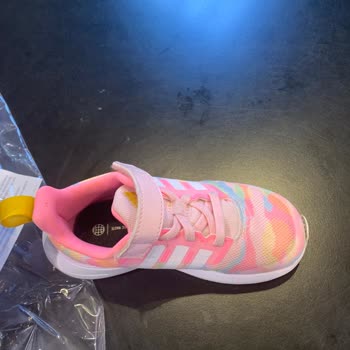 Ankara Metromall AVM Adidas Mağazası Hatalı Ürün Satışı, İade De Zorluk