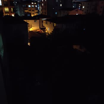 AYEDAŞ Sokak Ve Caddedeki Elektrik Direk Lambalarının Çalışmaması