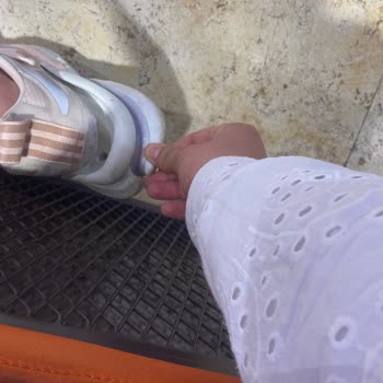 adidas 1 Aylık Ayakkabının Altı Koptu