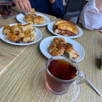 Simit Sarayı Fiyat Ve Bayat Yiyecek
