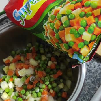 Superfresh Garnitür İçinden Çıkan Salyangoz