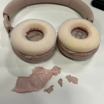 JBL Audio Systems T500BT Kulaklık Pedi Kendi Kendine Soyularak Dökülüyor