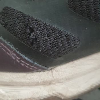 Skechers Satış Sonrası Yardımcı Değil