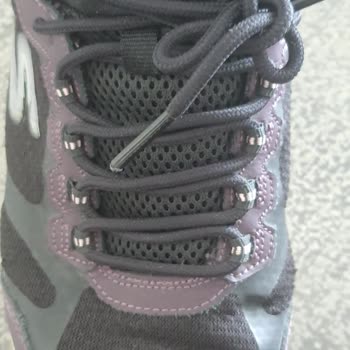 Skechers Satış Sonrası Yardımcı Değil