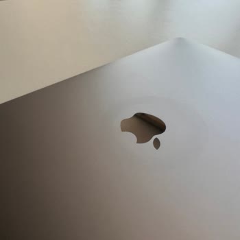 Apple Fabrika Hatalı Macbook Pro