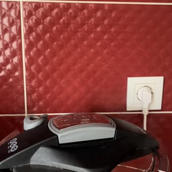 Karaca Züccaciye Düdüklü Tencere Hava Ve Su Kaçırıyor, Kapağı Da Patladı!