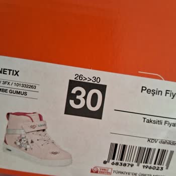 FLO Ayakkabı Ayakkabı İstedim Terlik Geldi Kutu Aynı Ürün Farklı