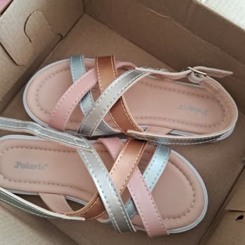 FLO Ayakkabı Ayakkabı İstedim Terlik Geldi Kutu Aynı Ürün Farklı