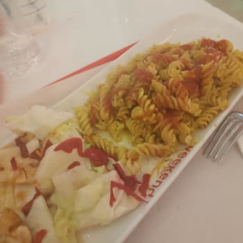 Weekend Live Food Yemekleri Tatsız Lezzetsiz!