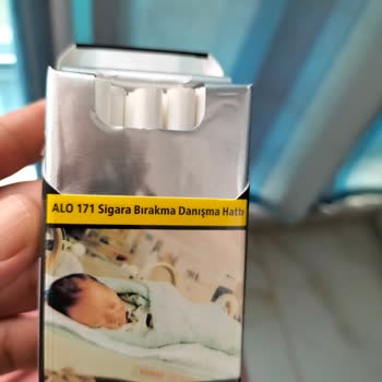 Marlboro Taç Blue Sigarası Çatır Çatır Ediyor Ve Boyası Sağlığıma Zarar Veriyor