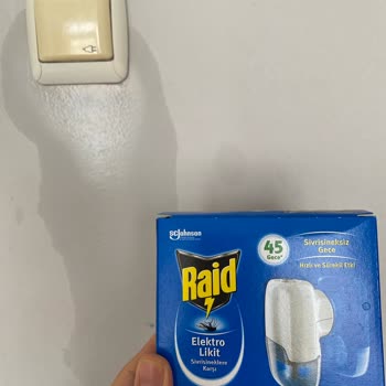 Raid Likit Sivrisinek Kovucu Duvarı Nemlendirdi