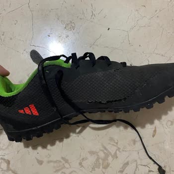 Updigo Adidas Krampon Ayakkabı Yanlardan Açıldı