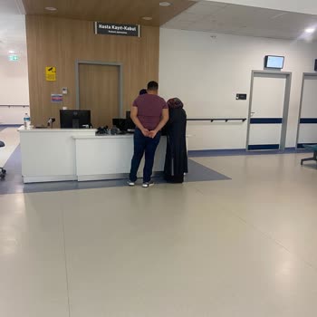 Ankara Şehir Hastanesi İlgisizlikleri Ve Azarlayıcı Tavırları