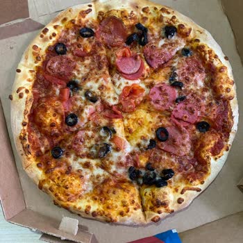 Domino's Yeni Ürün Milimetrik Kesim Malzemos Pizza!