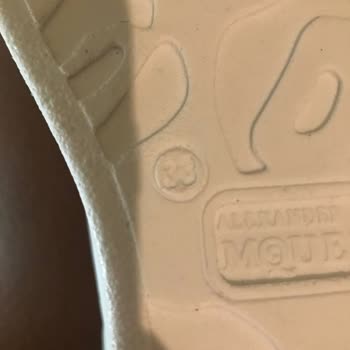 Ayakkabischool (Instagram) Mağduruyum Acilen Çözüm Bulunsun!