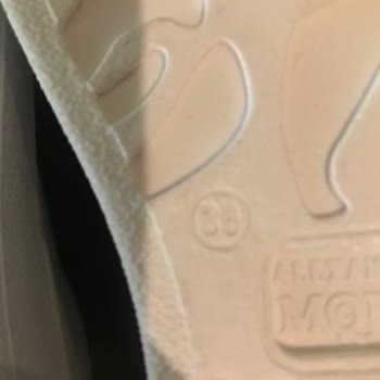 Ayakkabischool (Instagram) Mağduruyum Acilen Çözüm Bulunsun!