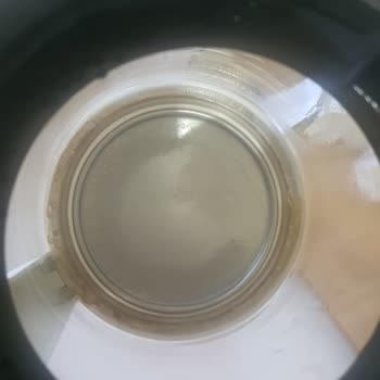 Arçelik Çaycı Makinesinin Tabanında Oluşan Ve Temizlenemeyen Kirler