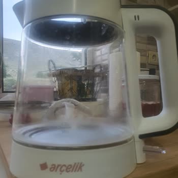Arçelik Çaycı Makinesinin Tabanında Oluşan Ve Temizlenemeyen Kirler