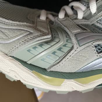 Asics'ten Aldığım Ayakkabı 2. Kez Açılma Yaptı, Fakat İade Edemiyorum