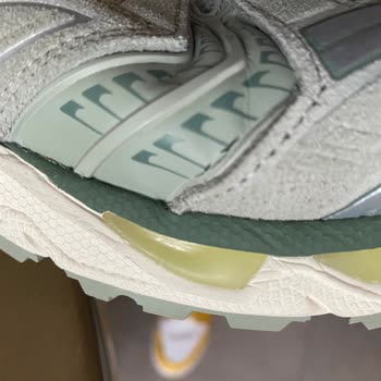 Asics'ten Aldığım Ayakkabı 2. Kez Açılma Yaptı, Fakat İade Edemiyorum