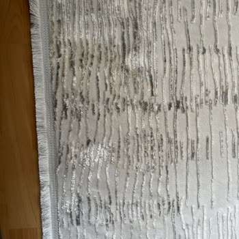 Angora Halı Halıda Sararmalar Oldu. Su Dökülmesinden Kaynaklı.