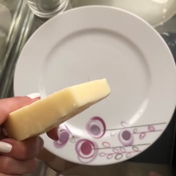 Yelken Gıda Peynirin İçerisinde Kıl Var