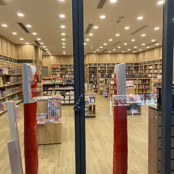 Kırmızı Kedi Maltepe Mca Cadde Personel Sorumsuzluğu