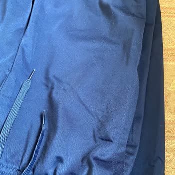 Adidas Eşofman Takımı Tüylendi
