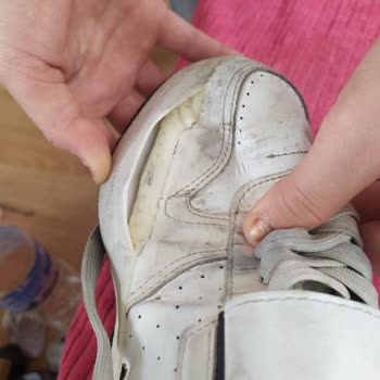 Bershka Kartondan Ayakkabı Yapmışlar