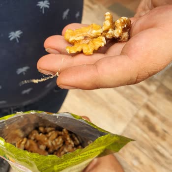 BİM Simbat Kuruyemiş Ceviz İçinde Küflenme