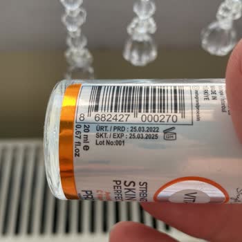 Procsin Serumda Tortular Oluştu Ve Renk Değişti