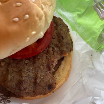 Burger King Yenilmiş Ürünü Paketliyorlar