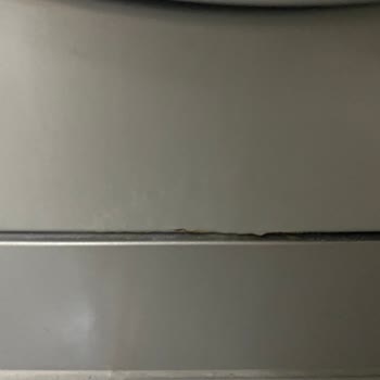 Arçelik Marka Çamaşır Makinem Su Akıtıyor