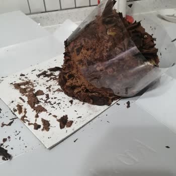 Getir Dağılmış Pasta Teslimatı Ve Çözümsüz Müşteri Hizmetleri