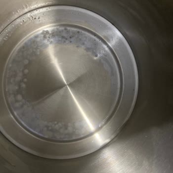 Tefal Çaycı Tabandaki İzler Ve Rahatsız Edici Çıkmaz Lekeler