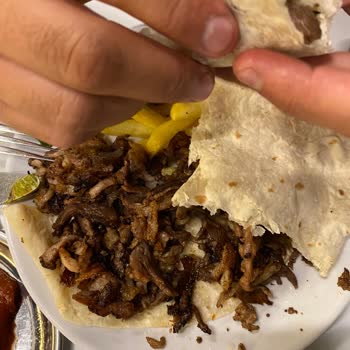 Köfteci Yusuf Menüdeki Dönerle Masaya Gelen Dönerin Alakası Yok Kırıntı Döner