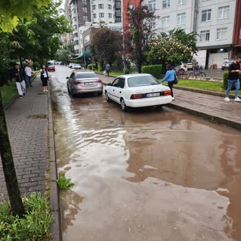 Mercedes Aracım Motora Su Aldı