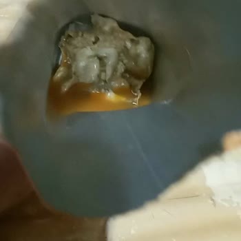 Dimes Gıda İçeceğin İçinden Değişik Madde Ve Pis Koku