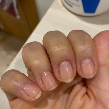 Flormar Marka Oje Tırnaklarımda Turuncu Renk Bıraktı.