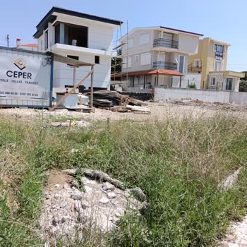 Çeşme Belediyesi Yalı Mahallesi Çeşme Başıboş Durumda