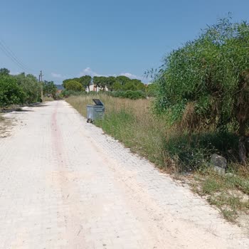 Çeşme Belediyesi Yalı Mahallesi Çeşme Başıboş Durumda