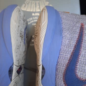 Sneaks Up Nike Lebron Xx Ayakkabısı Topuk Kısmında Bombe Oluştu