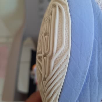 Sneaks Up Nike Lebron Xx Ayakkabısı Topuk Kısmında Bombe Oluştu