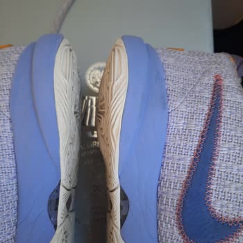 Sneaks Up Nike Lebron Xx Ayakkabısı Topuk Kısmında Bombe Oluştu