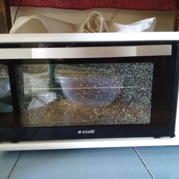 Arçelik Suf 4000 MEB Midi Fırın İç Camı Patladı. Garantiye Girmiyormuş