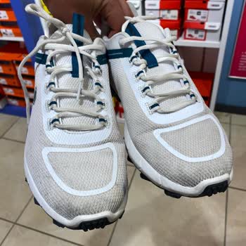 FLO Ayakkabı'dan Aldığım Lumberjack Marka Beyaz Ayakkabıda Oluşan Lekeler