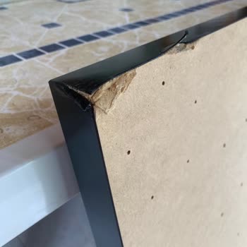 IKEA Hasarlı Ürün Gönderdi. Değişim Talebime Yardım Bekliyorum.