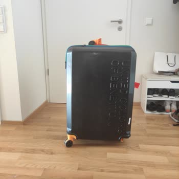 Mangelhafte Bearbeitung eines beschädigten Gepäckstücks durch SunExpress