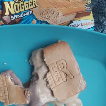 A101 Algida Sandwich Dondurmasından 2 Adet Kıl Çıktı